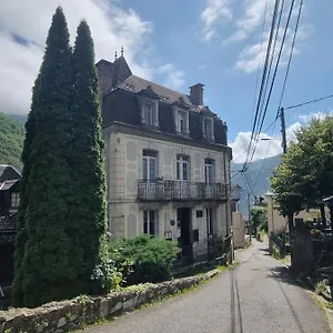 https://auberge-du-melles.midi-pyreneeshotels.com